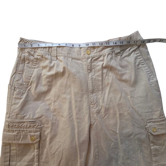 Woolrich Men's Cargo Shorts NWT Size 38 Ridley Creek in Stone, 10" inseam Cotton - Picture 4 of 12